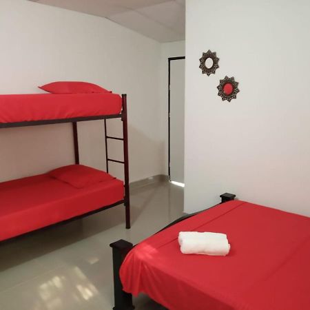 Отель Mi Casa 18 Санта-Марта Экстерьер фото
